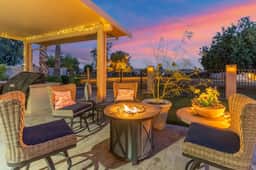 Secluded Courtyard Retreat with Pool and Hot Tub - Image 4
