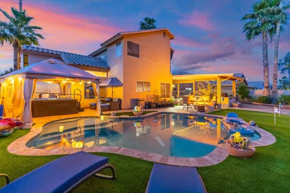 Secluded Courtyard Retreat with Pool and Hot Tub - Image 1