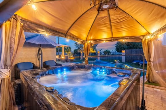 Secluded Courtyard Retreat with Pool and Hot Tub - Image 1